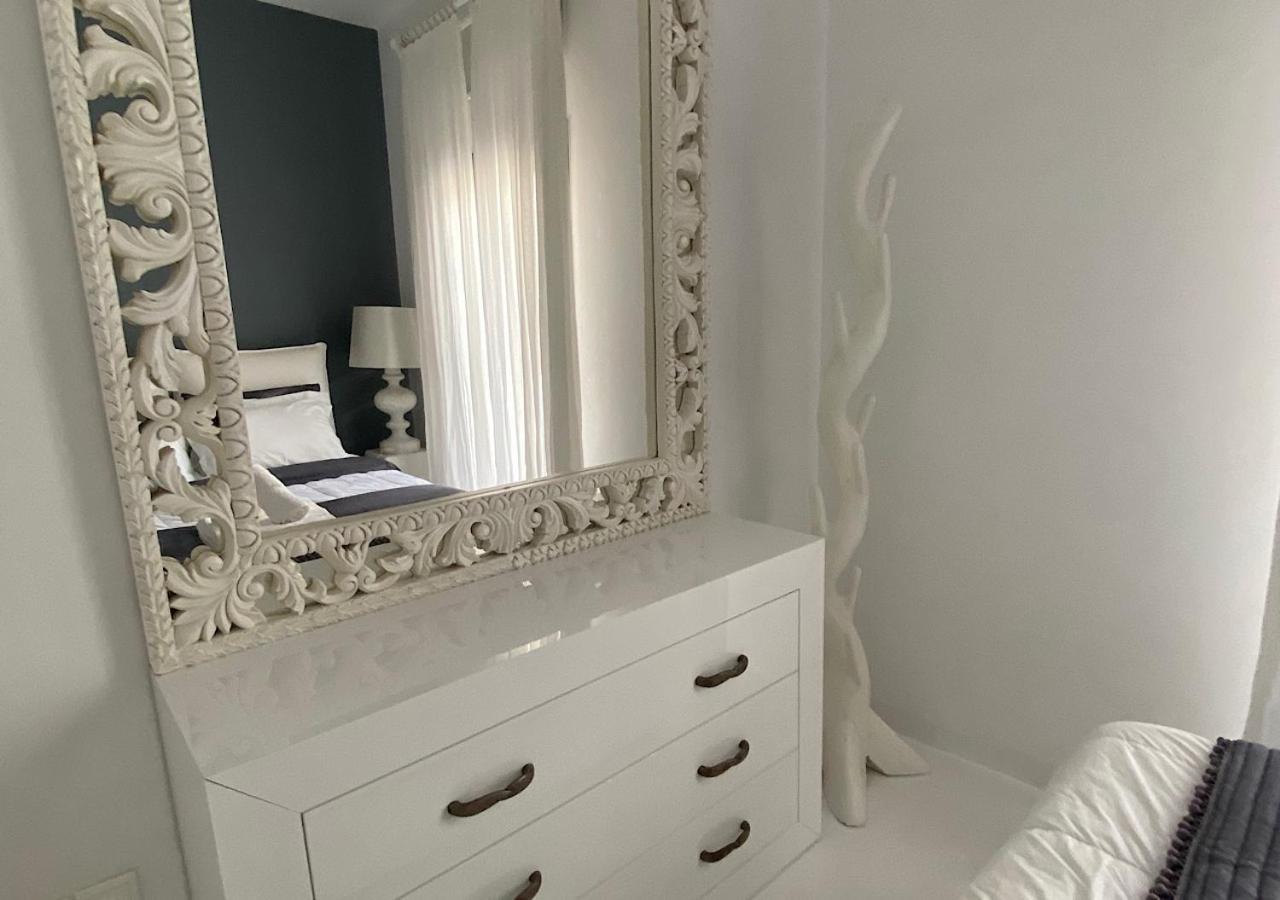 Myconian Sky Suites In Town Mykonos Town Buitenkant foto